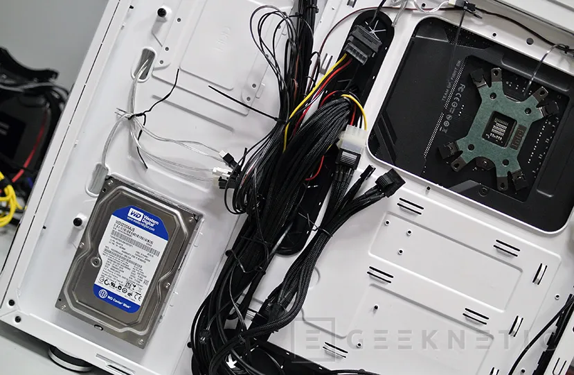 Geeknetic Review Caja Coolermaster Stryker SE 10