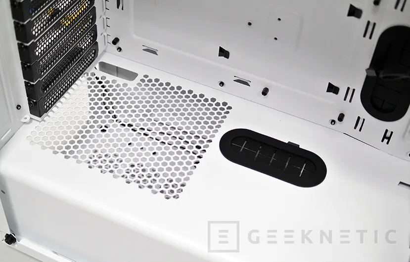 Geeknetic Review Caja Corsair SPEC-06 RGB 6
