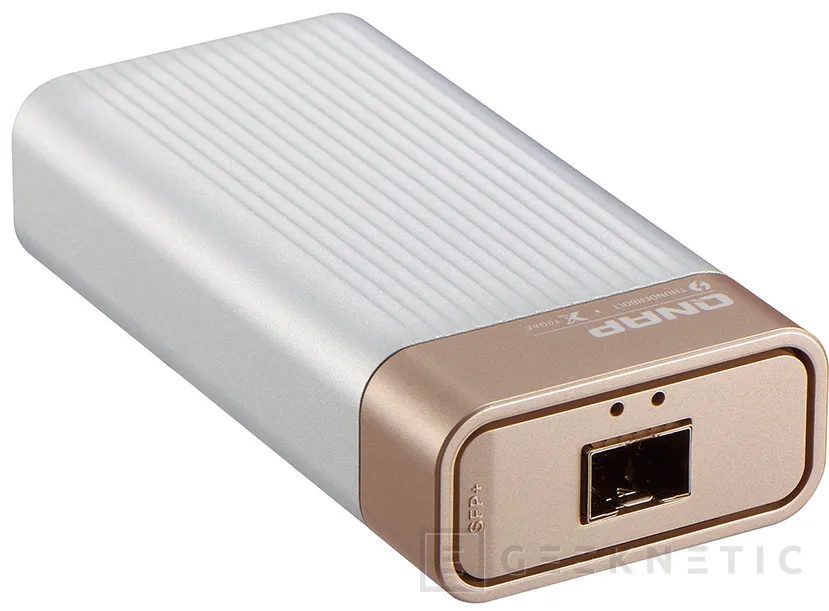 Geeknetic Adaptador Qnap QNA-T310G1T USB 4.0 Thunderbolt 3 10GbE 9