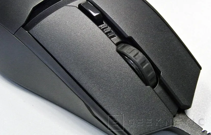 Geeknetic Review Ratón Cooler Master MasterMouse MM830 12