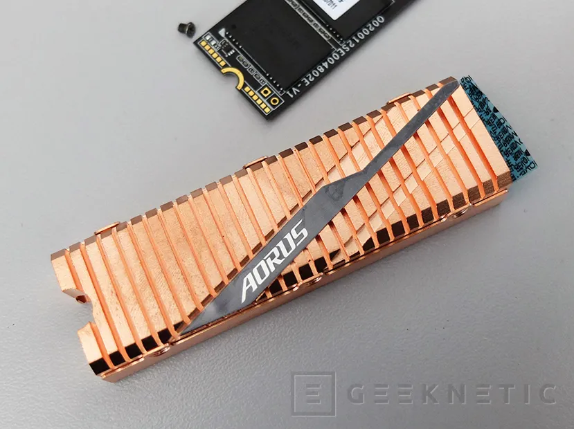 Geeknetic Review SSD Gigabyte AORUS NVMe Gen4 SSD 2TB 3