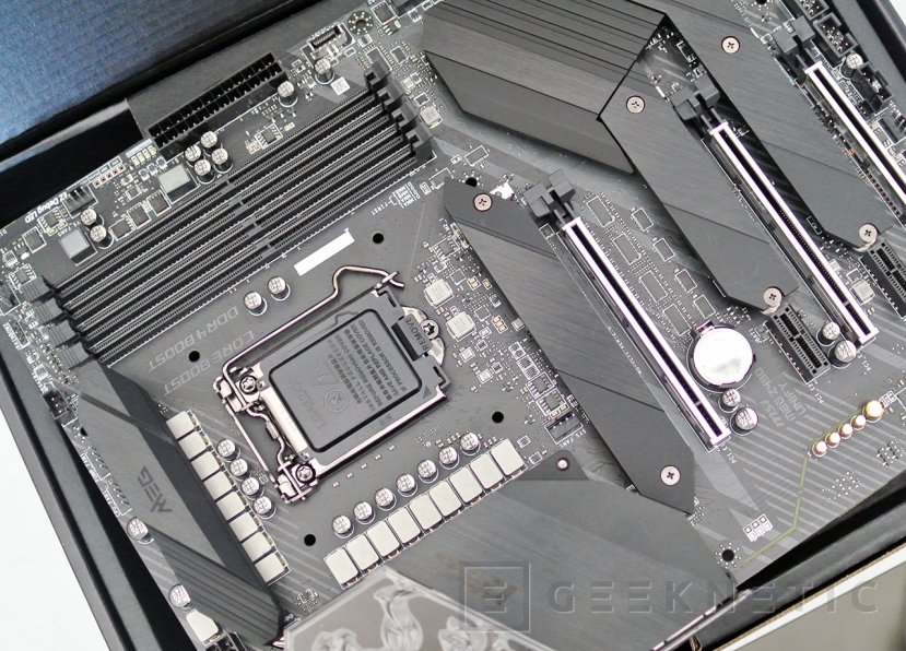 Geeknetic MSI MEG Z490 Unify Review 2