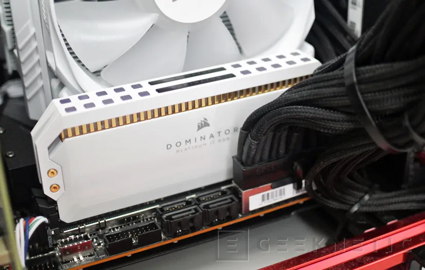 Geeknetic Corsair DDR4 Dominator Platinum RGB 4000C19 Review 9