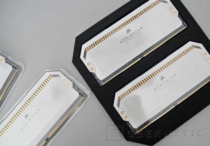 Geeknetic Corsair DDR4 Dominator Platinum RGB 4000C19 Review 6