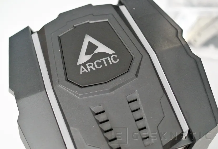 Geeknetic  Disipador Arctic Freezer 50 Review 5