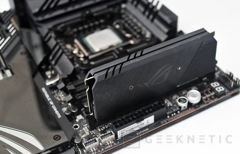 Geeknetic ASUS ROG Maximus XII Extreme Review 12