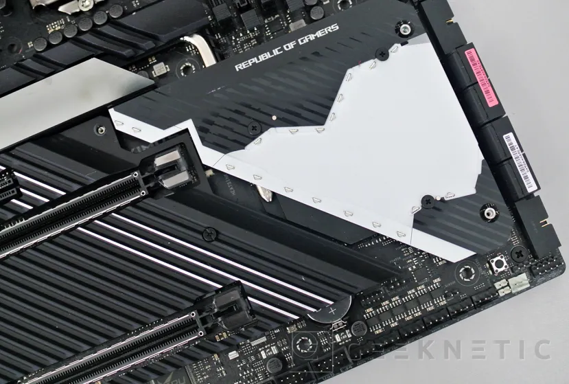 Geeknetic ASUS ROG Maximus XII Extreme Review 7