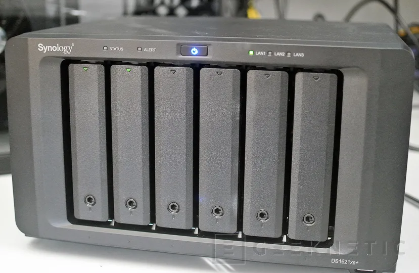 Geeknetic Synology DiskStation DS1621xs+ Review 11