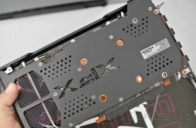 Geeknetic XFX AMD Radeon RX 6600 SWFT 210 Review 4