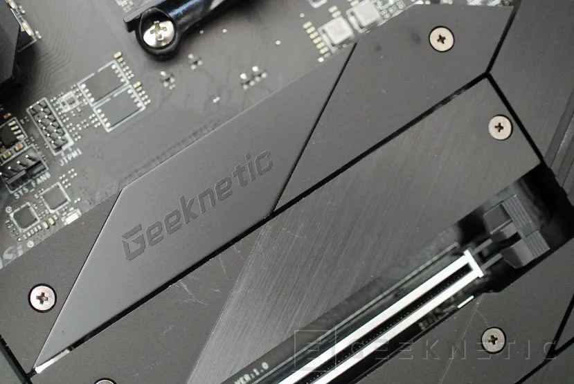 Geeknetic MSI MEG X570S UNIFY-X MAX Review  3