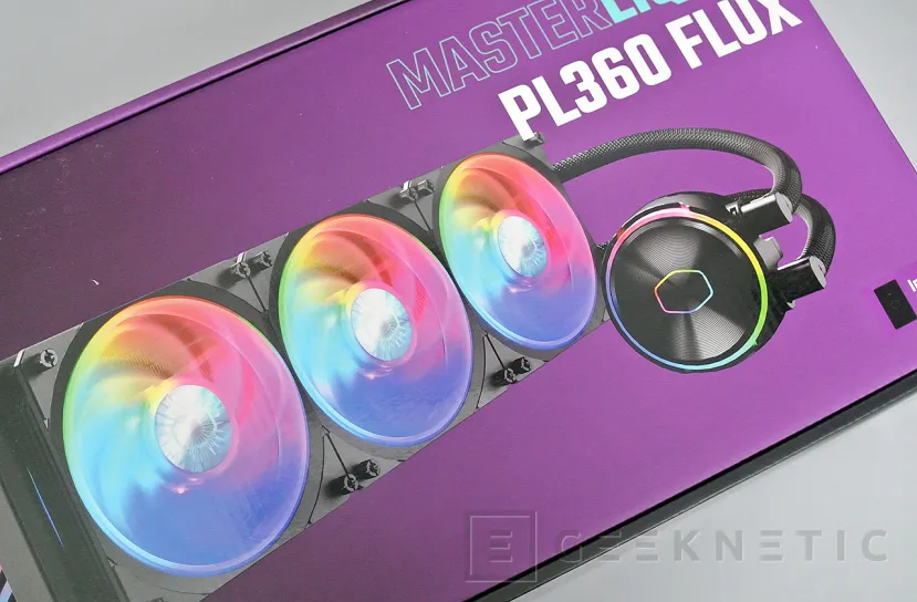 Geeknetic Cooler Master MasterLiquid PL360 Flux Review 1