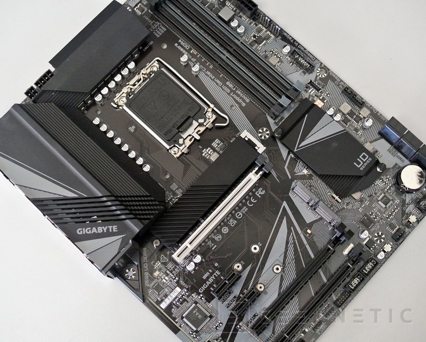 Gigabyte Z690 UD DDR4 Review [Análisis Completo en Español]
