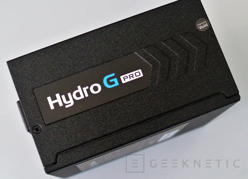 Geeknetic FSP Hydro G Pro 850W Review 4