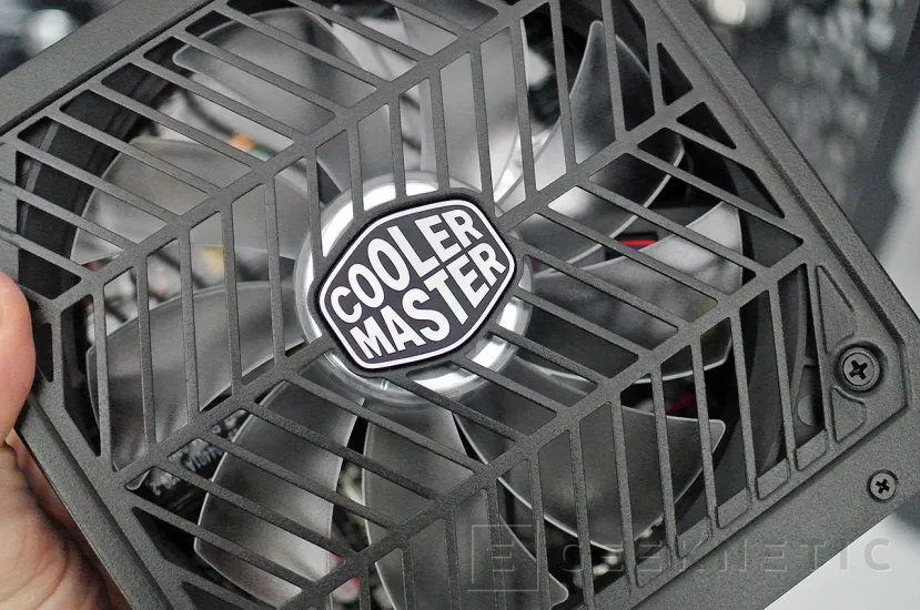 Geeknetic Cooler Master XG PLUS 750 PLATINUM Review 24