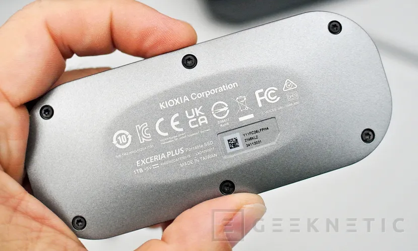 Geeknetic Kioxia SSD portátil EXCERIA PLUS Review 5