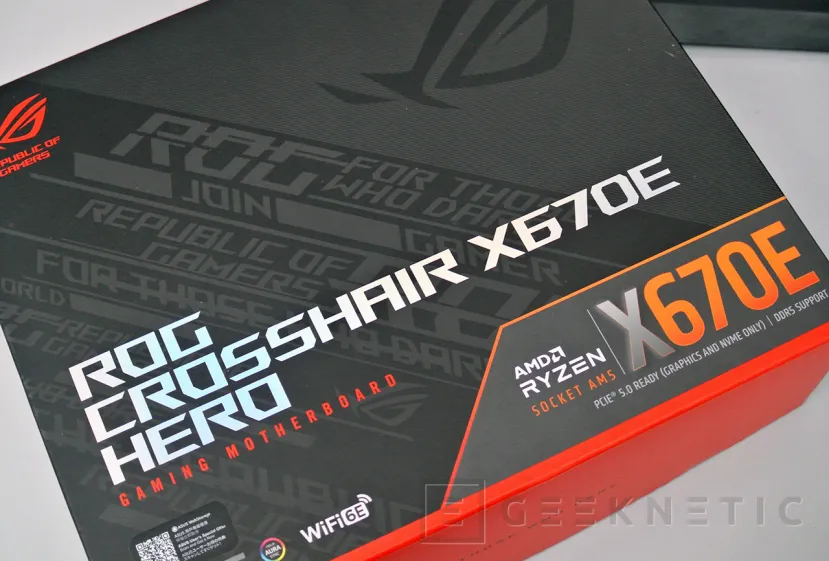 Geeknetic ASUS ROG CROSSHAIR X670E HERO Review 1