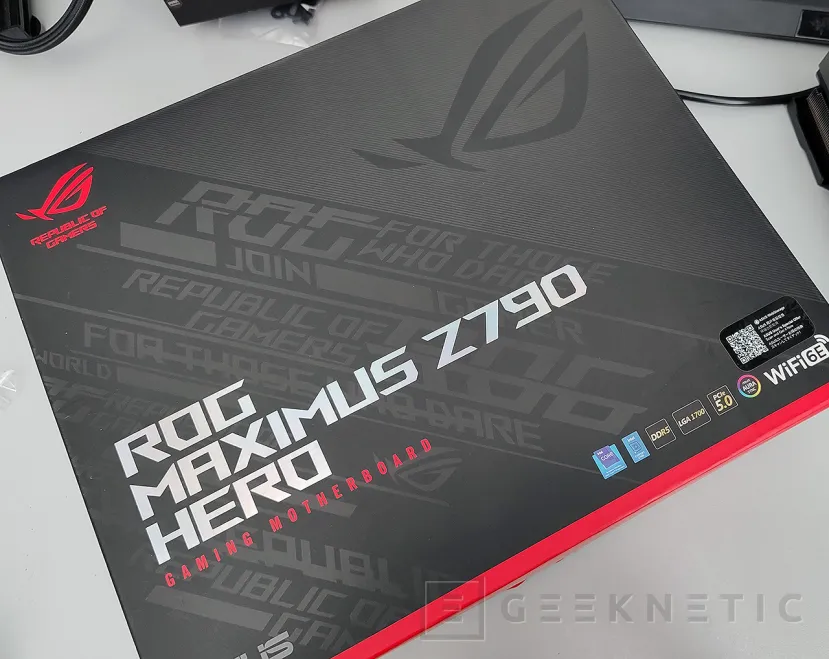 Geeknetic ASUS ROG MAXIMUS Z790 HERO Review 1