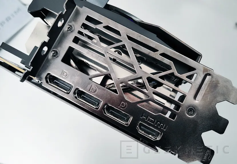 Geeknetic MSI NVIDIA GeForce RTX 4080 SUPRIM X 16G Review 19