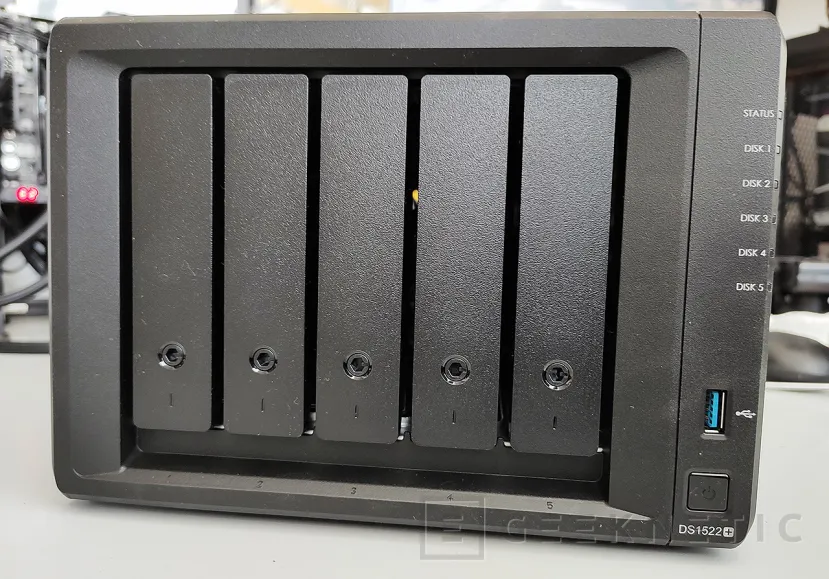 Geeknetic Synology DiskStation DS1522+ Review 2