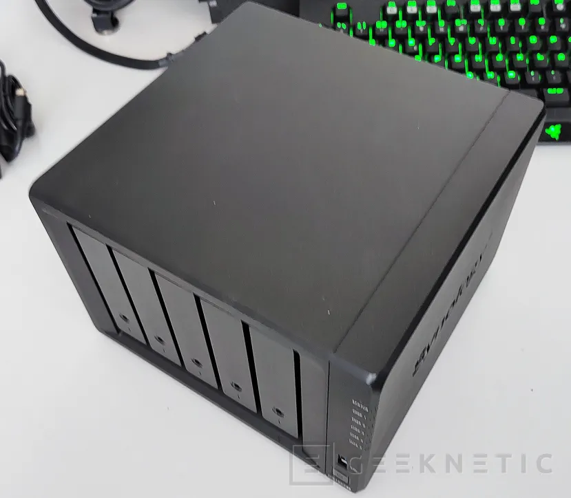 Geeknetic Synology DiskStation DS1522+ Review 25