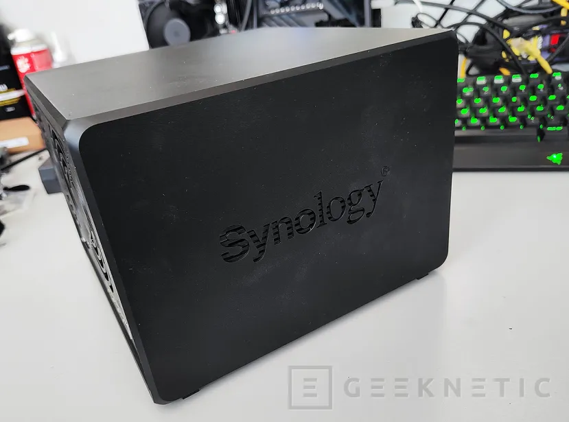 Geeknetic Synology DiskStation DS1522+ Review 26