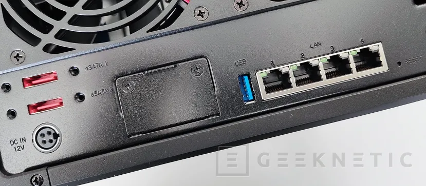 Geeknetic Synology DiskStation DS1522+ Review 14