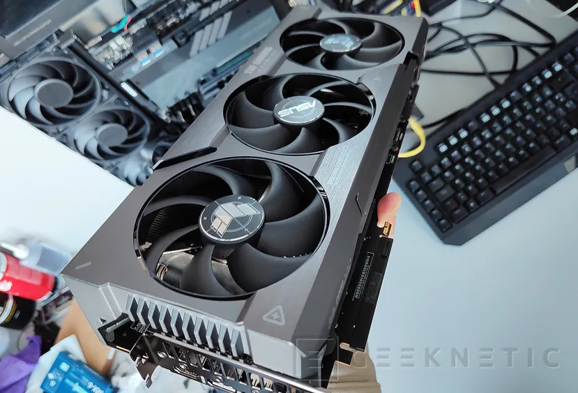Geeknetic ASUS TUF Gaming AMD Radeon RX 7900 XTX OC Edition Review 75