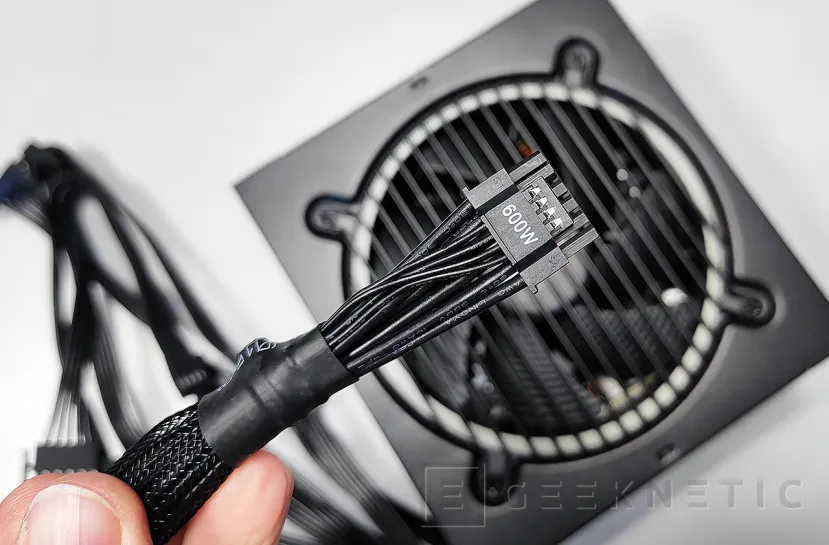 Geeknetic be quiet! Pure Power 12 M 1000W Review 6