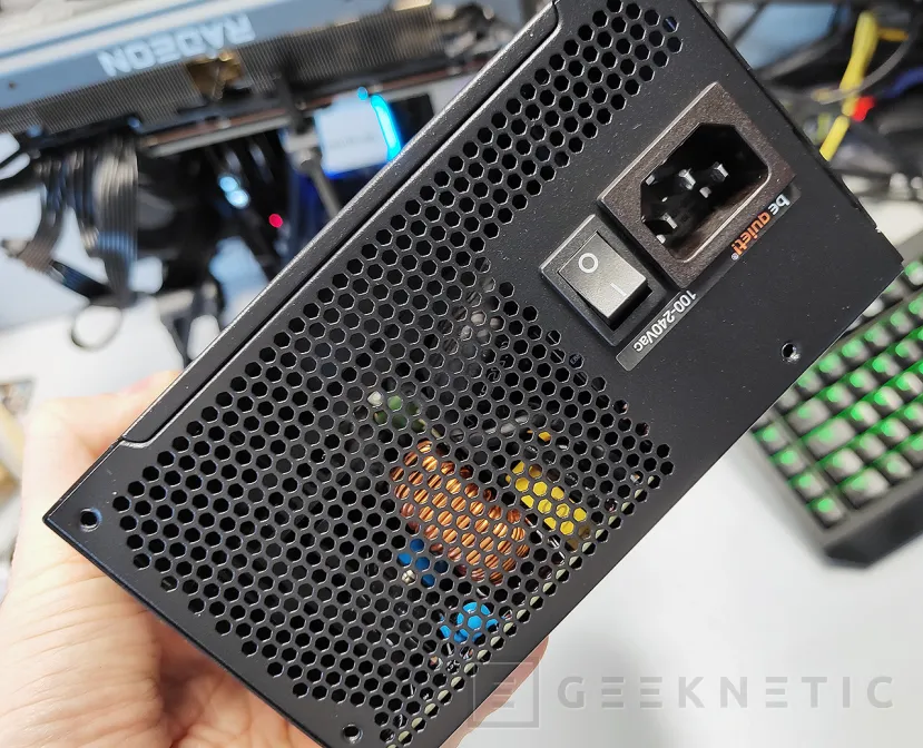 Geeknetic be quiet! Pure Power 12 M 1000W Review 4