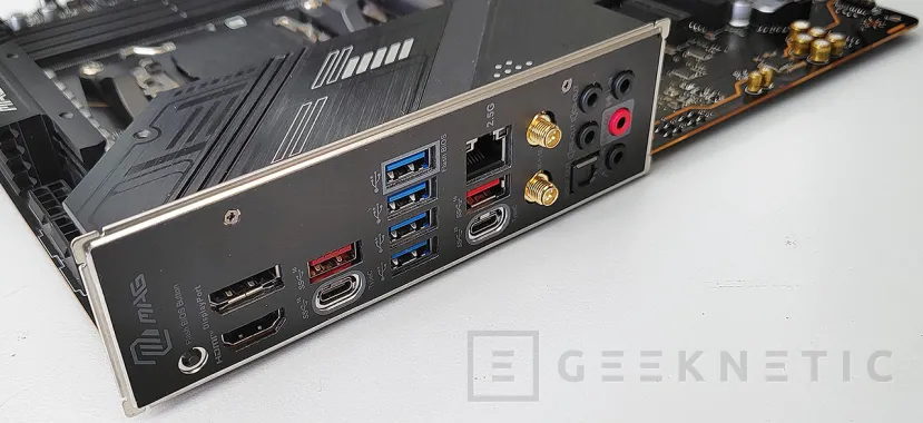 Geeknetic MSI MAG X670E TOMAHAWK WIFI Review 14