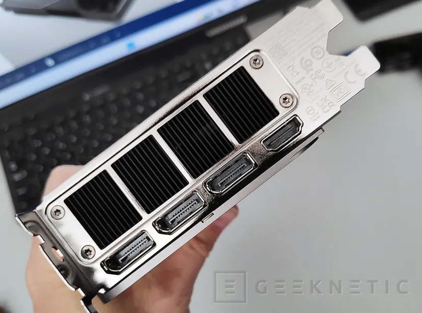 Geeknetic NVIDIA GeForce RTX 4070 Founders Edition Review 16