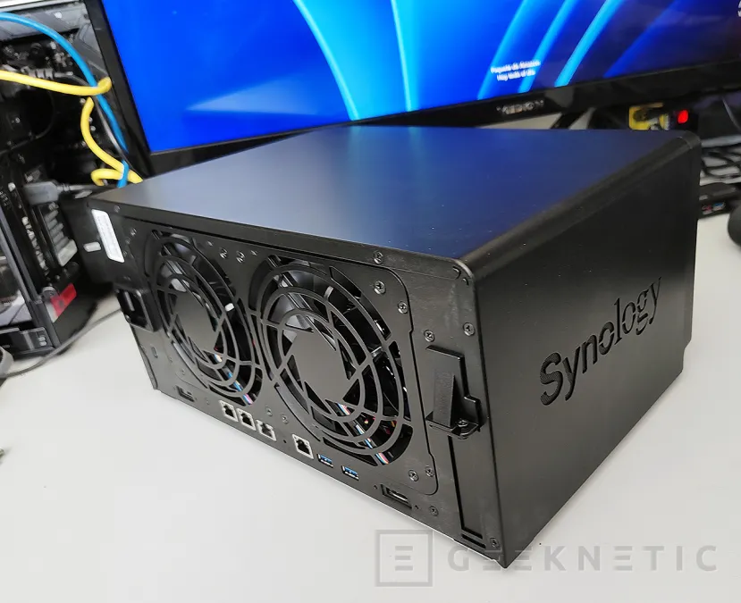 Geeknetic Synology DiskStation DS1823xs+ Review 24