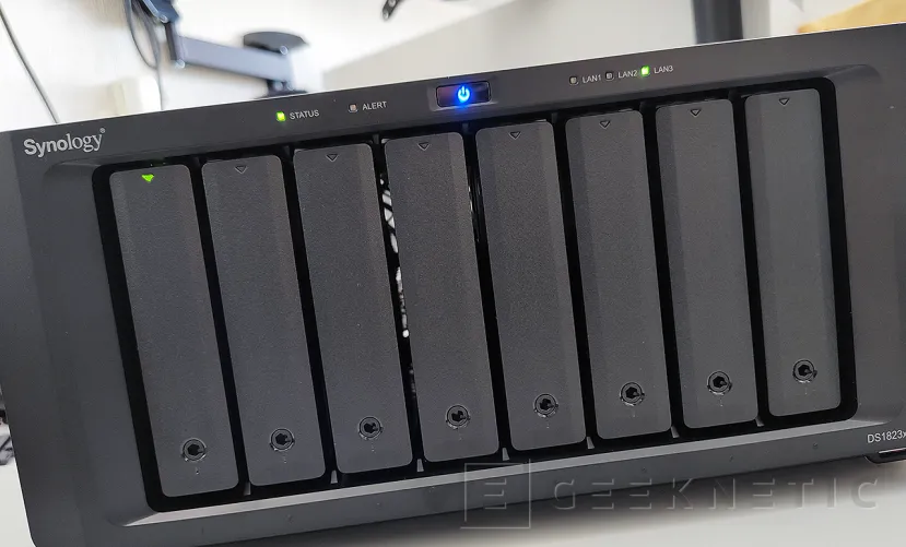 Geeknetic Synology DiskStation DS1823xs+ Review 26