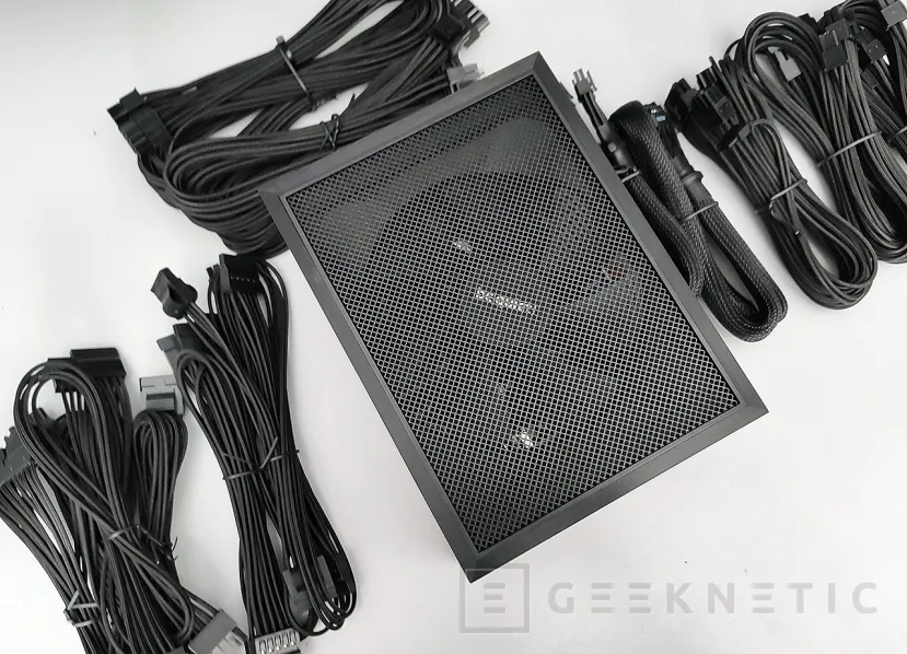 Geeknetic Be quiet! Dark Power Pro 13 1300W Review 35