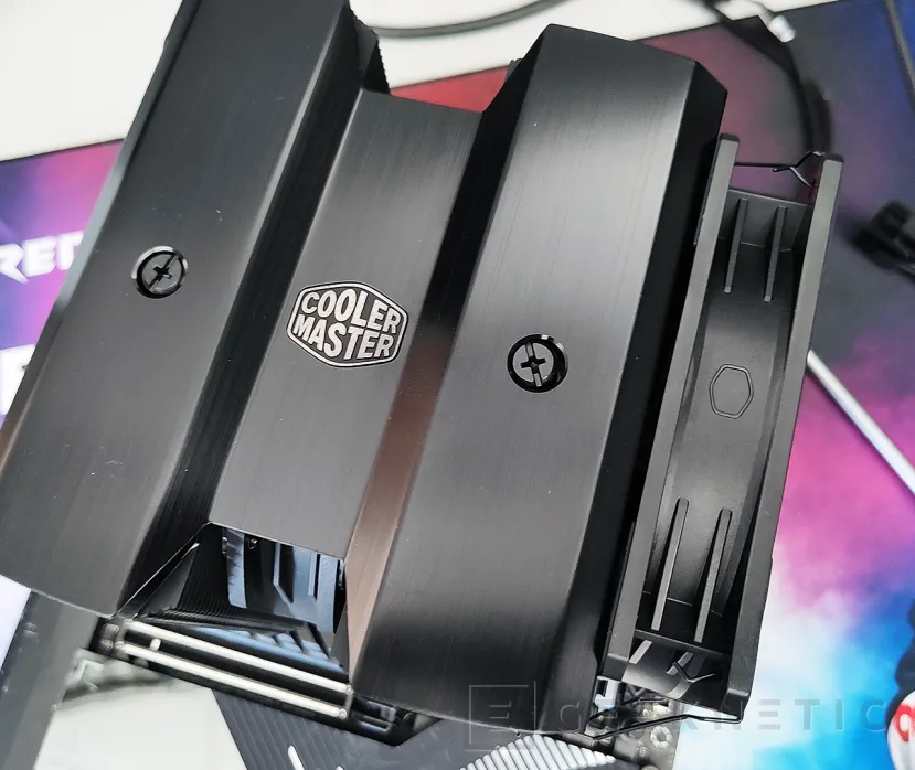 Geeknetic Cooler Master MASTERAIR MA824 STEALTH Review 32