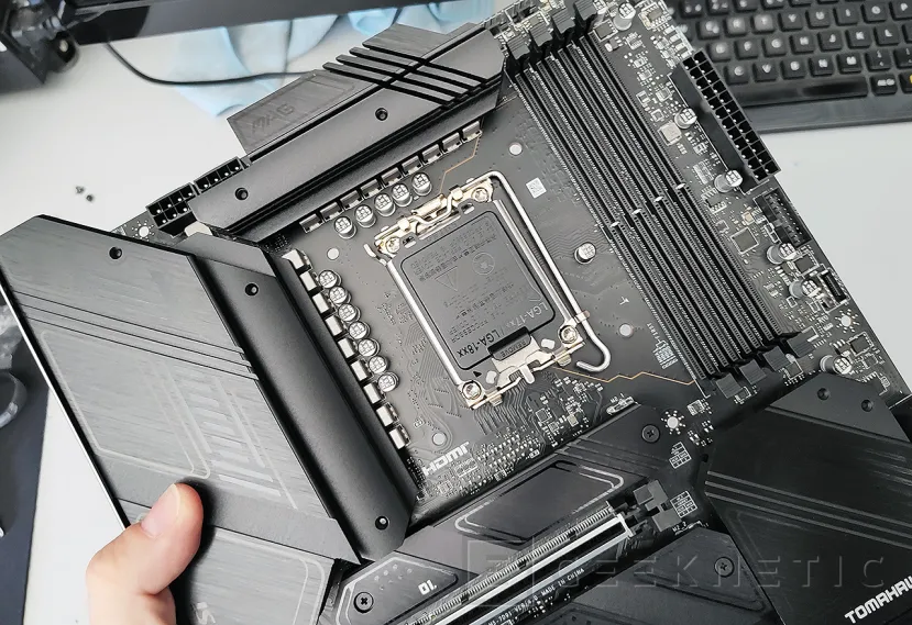 Geeknetic MSI MAG Z790 TOMAHAWK WIFI Review 3