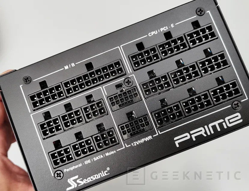 Geeknetic SeaSonic Prime PX-1600 ATX 3.0 Review 10