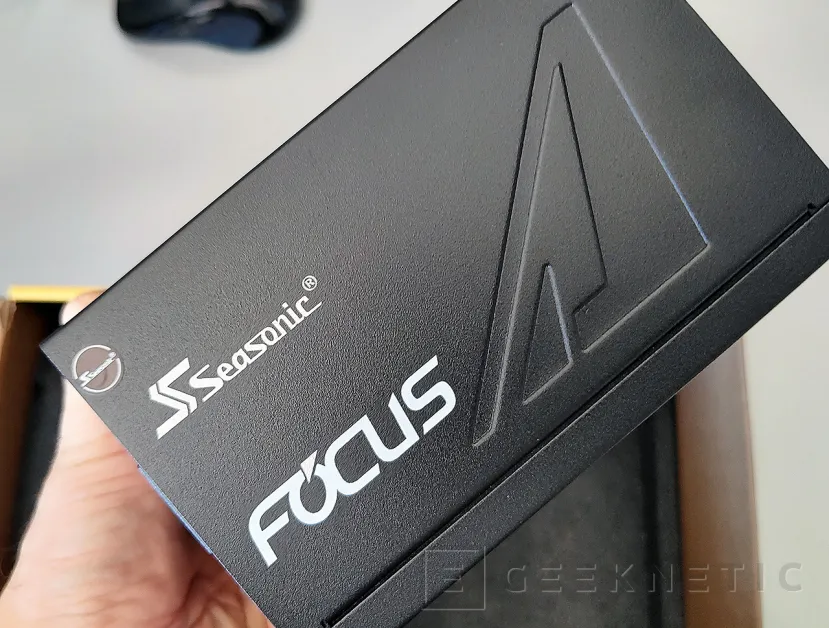 Geeknetic Seasonic Focus GX-850 ATX3 Review 5