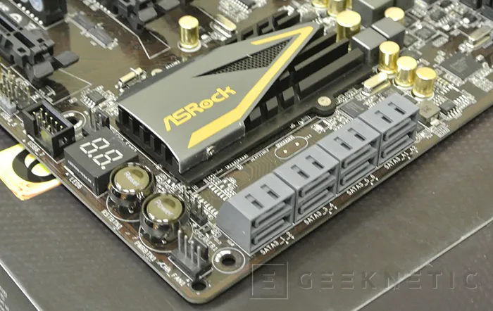 Geeknetic Asrock 990FX Extreme9 5