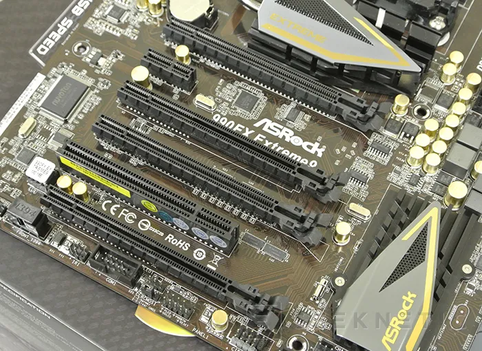 Geeknetic Asrock 990FX Extreme9 6