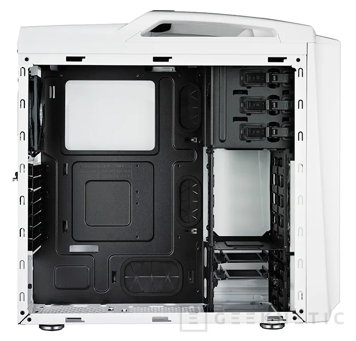 Geeknetic Cooler Master CMStorm Scout II Ghost White 3
