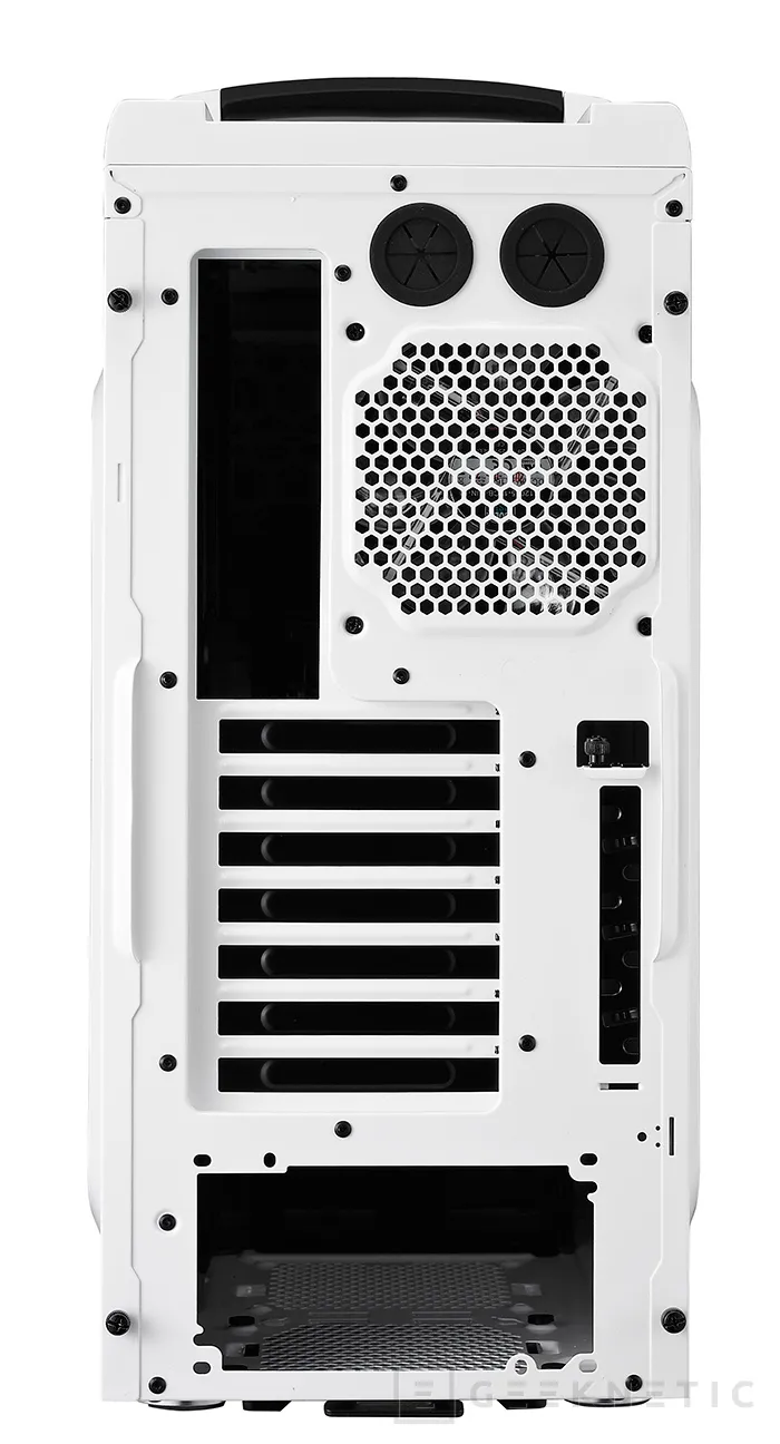 Geeknetic Cooler Master CMStorm Scout II Ghost White 4