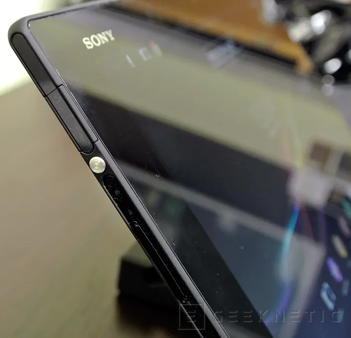 Geeknetic Sony Xperia Tablet Z 9