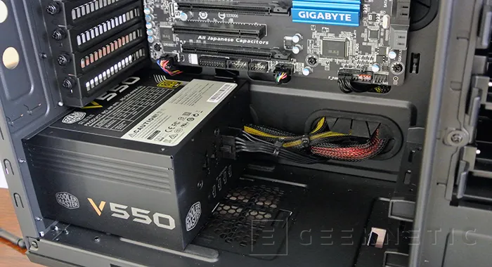 Geeknetic Montando una máquina gaming Cooler Master 7