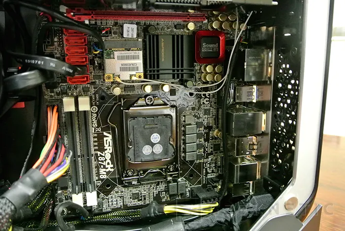 Geeknetic ASRock M8 4