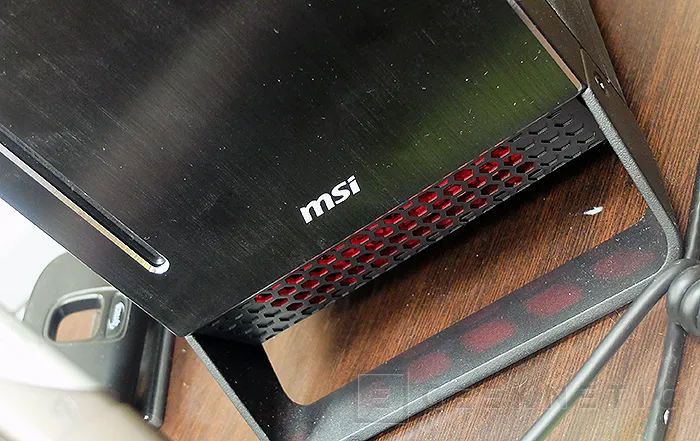 Geeknetic MSI Nightblade. El MSI Sobremesa gamer 14