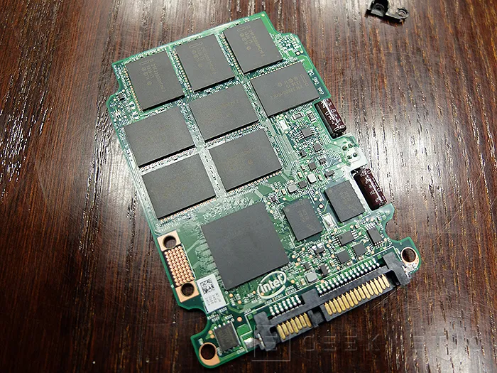 Geeknetic Intel SSD Serie 730: 240GB 5