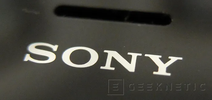 Geeknetic Smartphone Sony Xperia M2 23