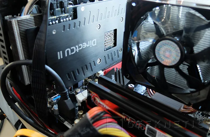 Geeknetic AMD FX 8370E + Radeon R9 285 26