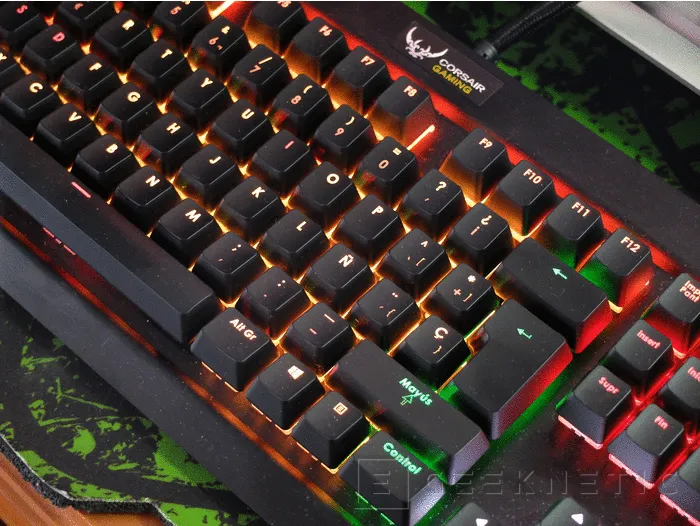 Geeknetic Corsair K70 RGB Gaming Mechanical Keyboard 17